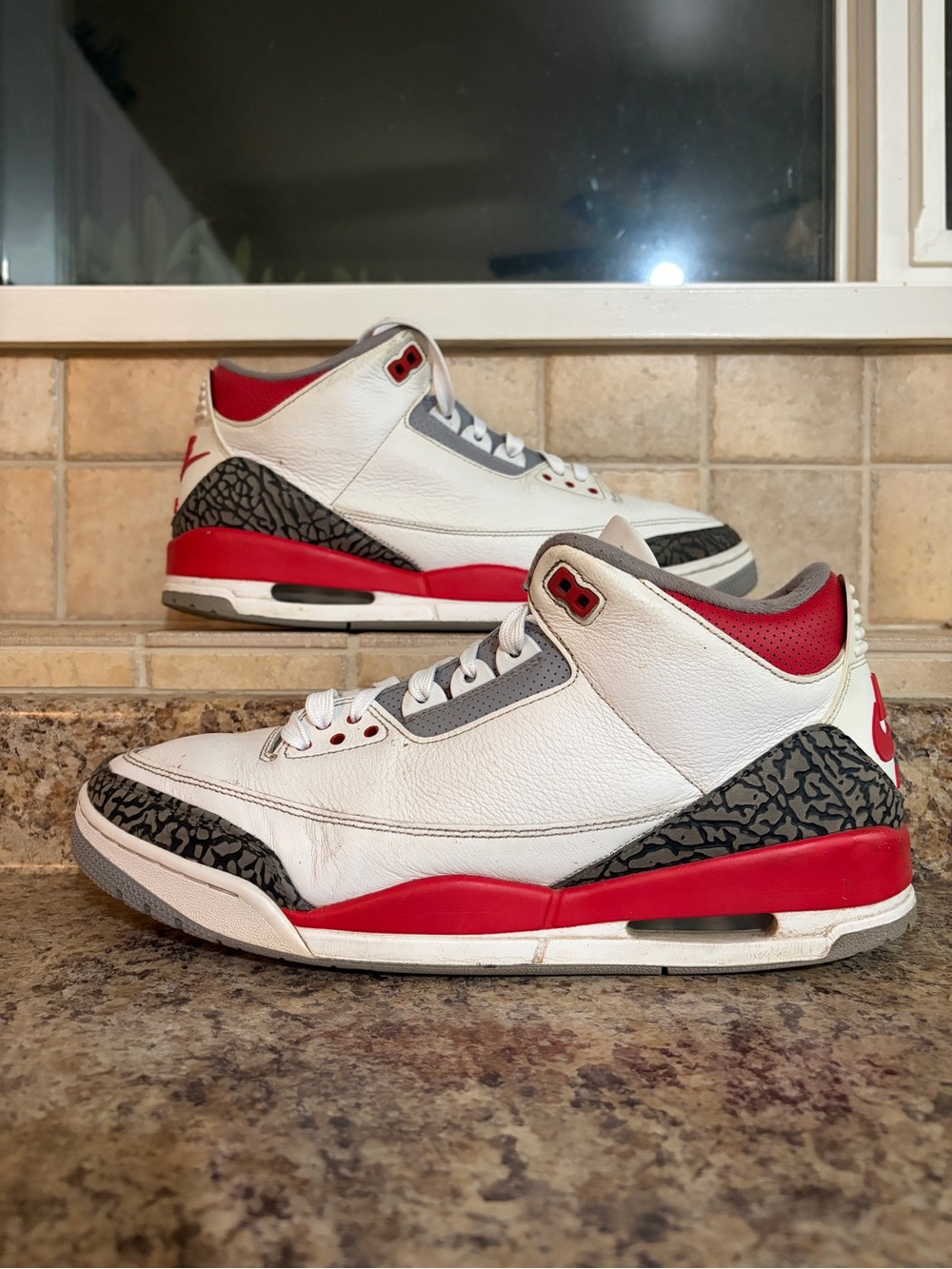 Jordan 3 Fire Red